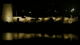 Der heilige See im Dunkeln